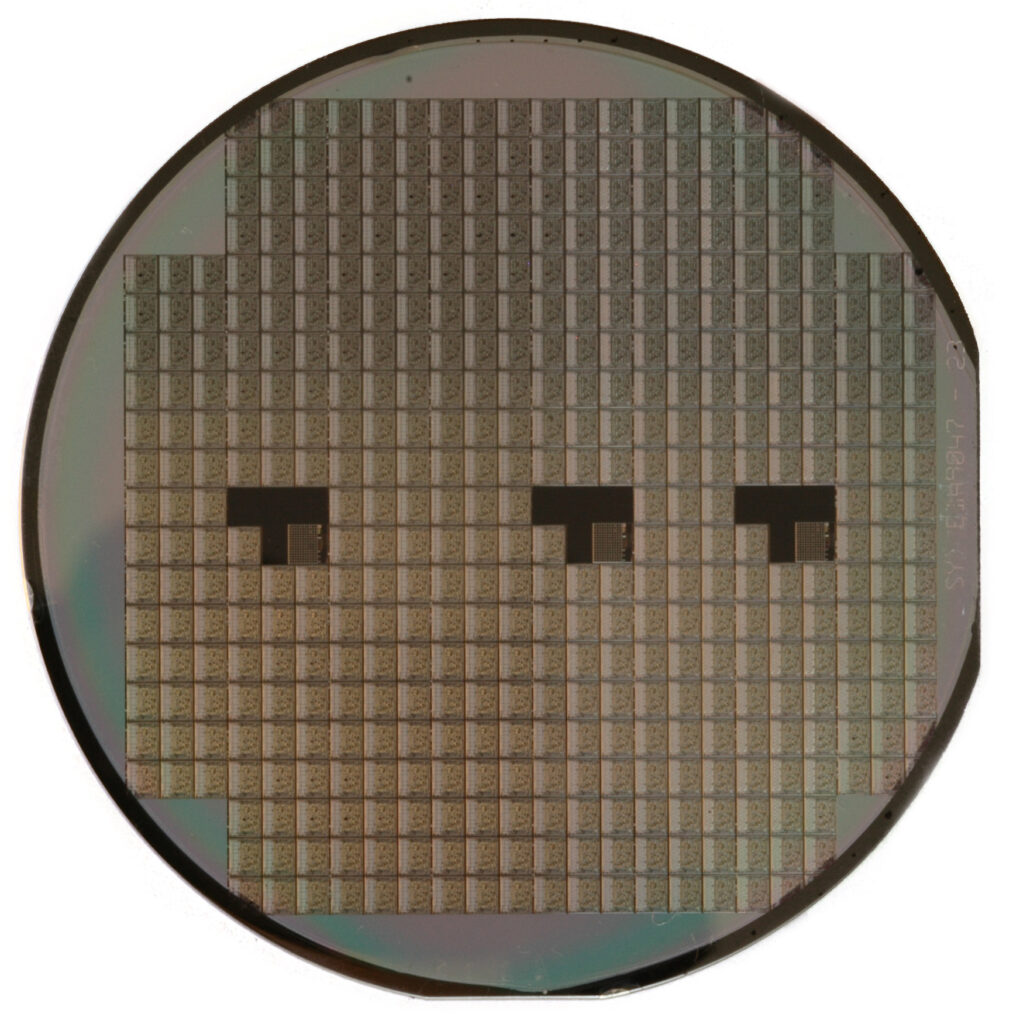 TetraMem përfundon projektimin e çipit të parë 12nm në botë që llogarit brenda memories