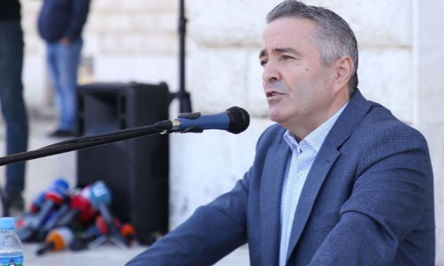 Nga drejtor në SHISH  te protesta kundër Ramës  Kush është Sandër Kovaçi  që drejtoi protestën e pedagogëve sot në kr