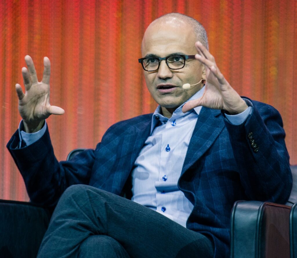 Nadella  modeleve të inteligjencës artificiale u duhet një «fren emergjence»