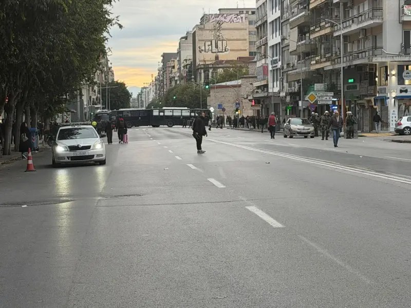 Selanik  gaz lotsjellës dhe shoqërime në protestën antifashiste kundër fjalimit të Kasidiaris