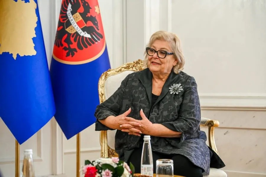 Shiroka Pula uron Akademinë e Shkencave të Shqipërisë për 54 vjetorin e themelimit