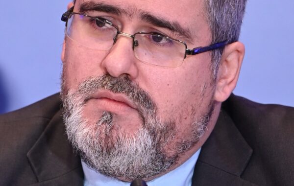 Nemanja Staroviç