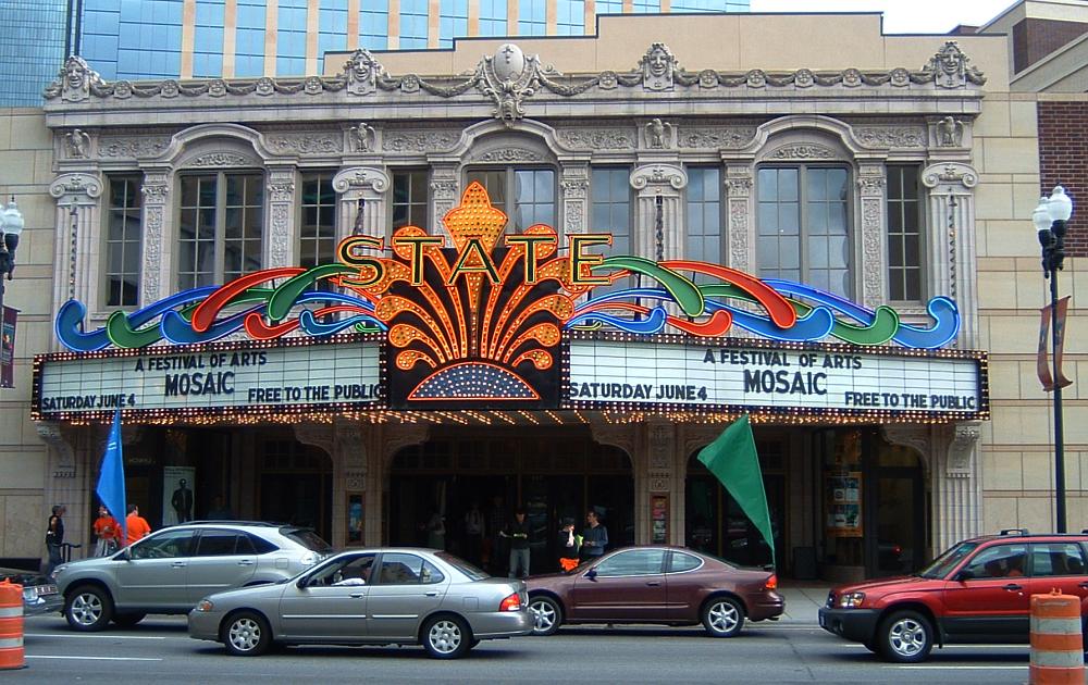 Gaz lotsjellës pas «Rocky Horror» në Minneapolis  disa spektatorë u ekspozuan ndaj mazit jashtë teatrit