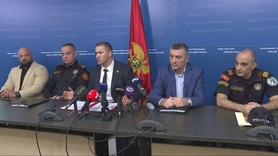 Šćepanović  Drecuni  Tanaskovski dhe Medenica qëndronin bashkë në një banesë me arsenal armësh në Herceg Novi