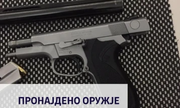Shtetasi austriak ndalohet në Tabanoc  armë e gjetur në automjetin e tij