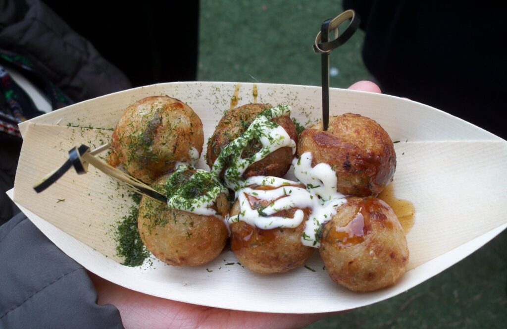 Takoyaki japoneze — topthat krokantë me oktapod nga Osaka