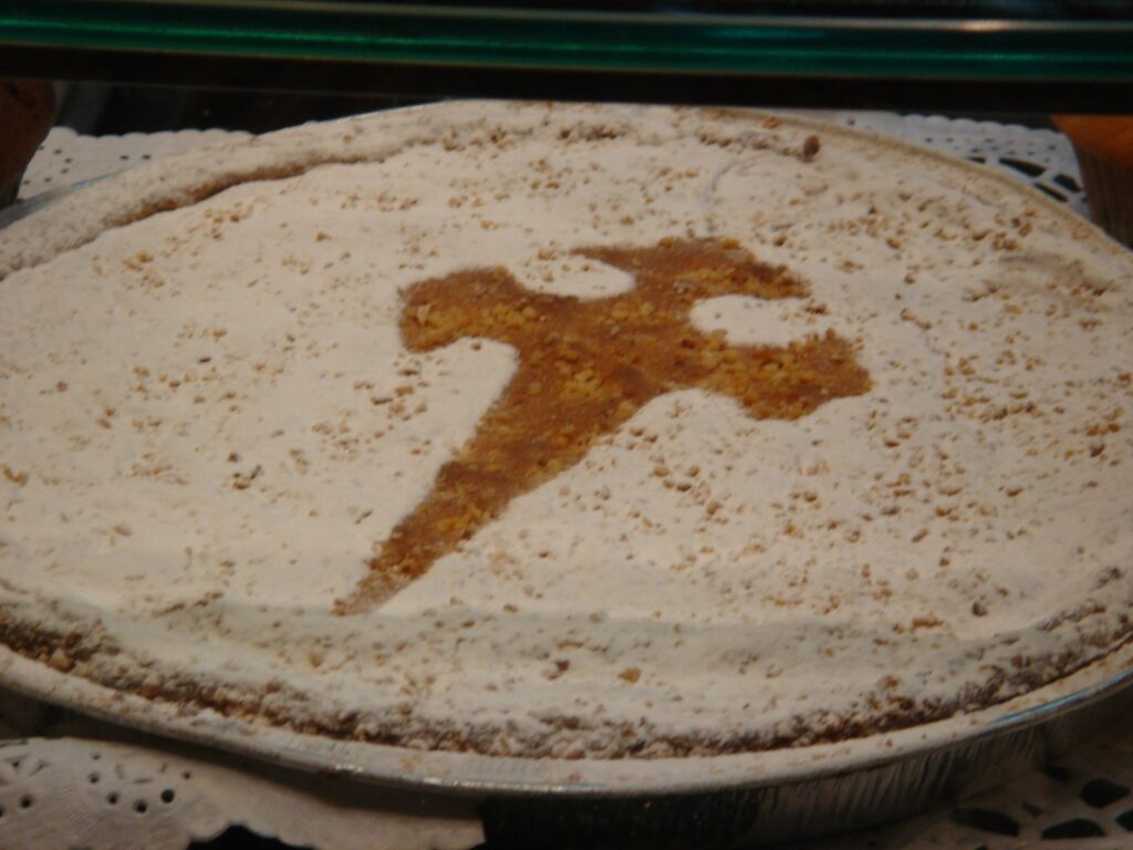 Tarta de Santiago — torta tradicionale spanjolle me bajame dhe kanellë