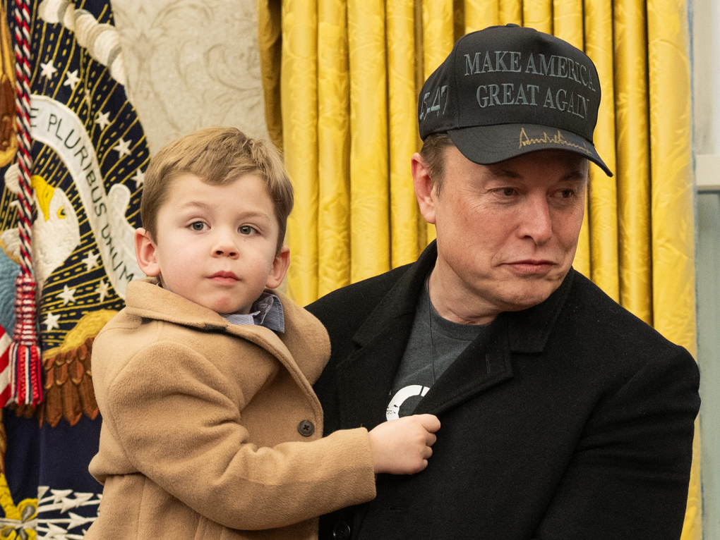 TikTok ndalon përgjithmonë llogarinë e dokumentarit «Musk» për përmbajtje politike