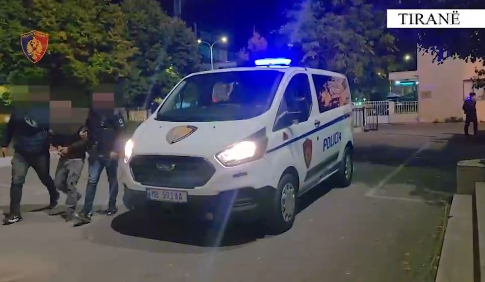 Tiranë  4 në pranga për drogë  tre shisnin kokainë pranë shkollave