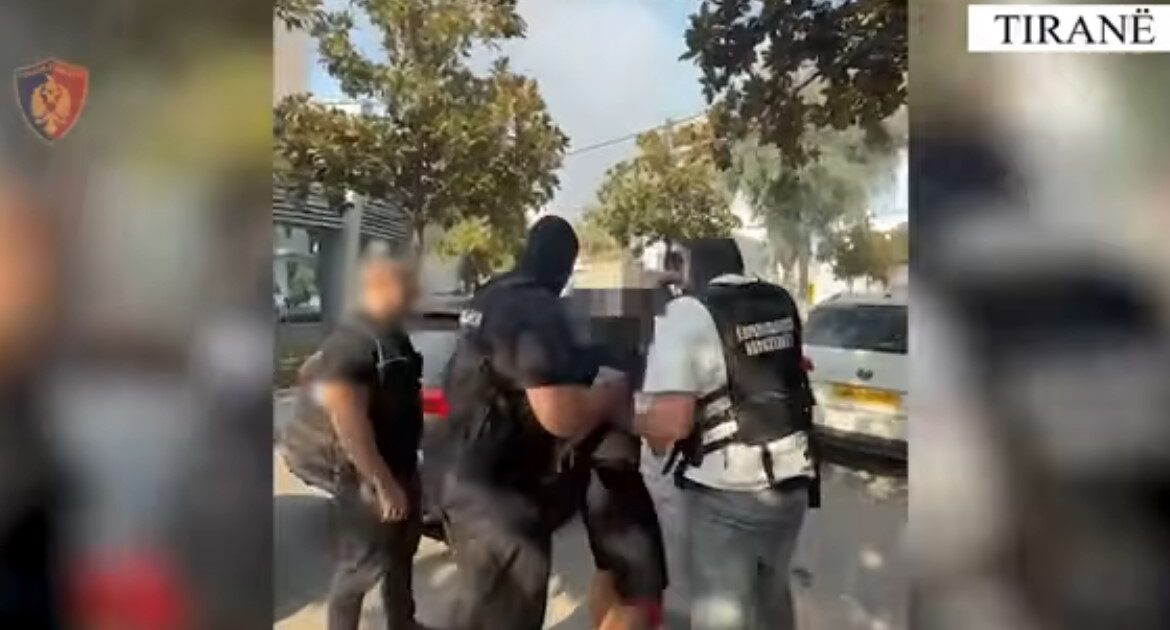 Kapet në Tiranë një