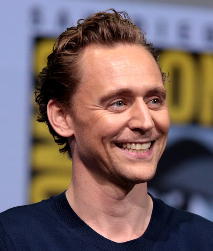 «Much Ado About Nothing» nis shfaqjet paraprake në Broadway  Tom Hiddleston dhe Hayley Atwell sonte në Winter Garden Theatre