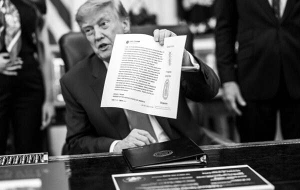 Presidenti Donald Trump në Zyrën Ovale të Shtëpisë së Bardhë