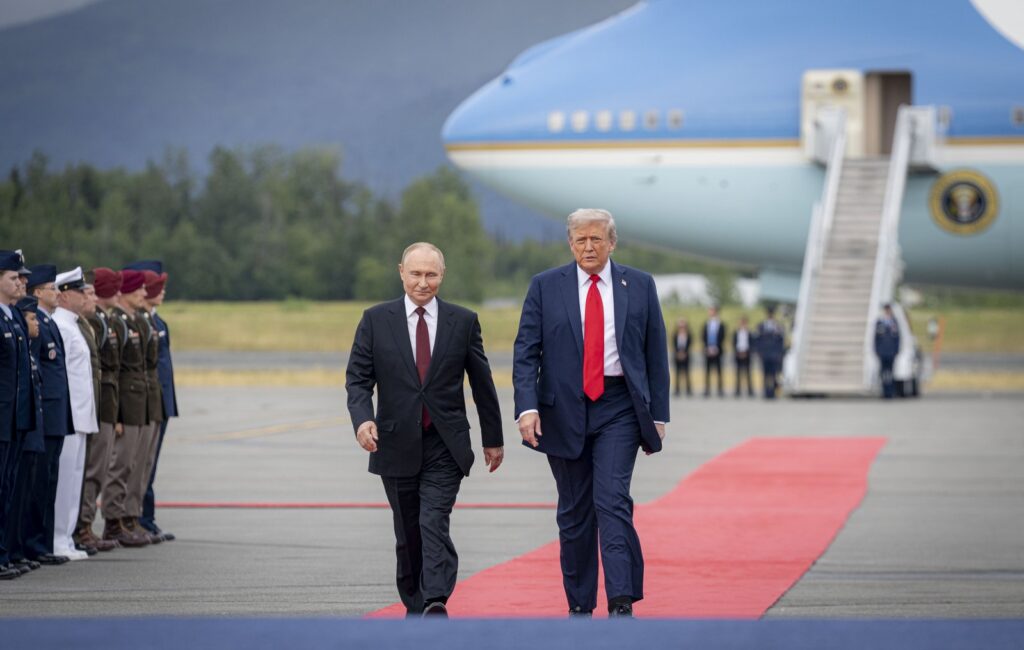 Trump do të flasë me Putinin për vdekjen misterioze të teknikes së institutit rus të murtajës
