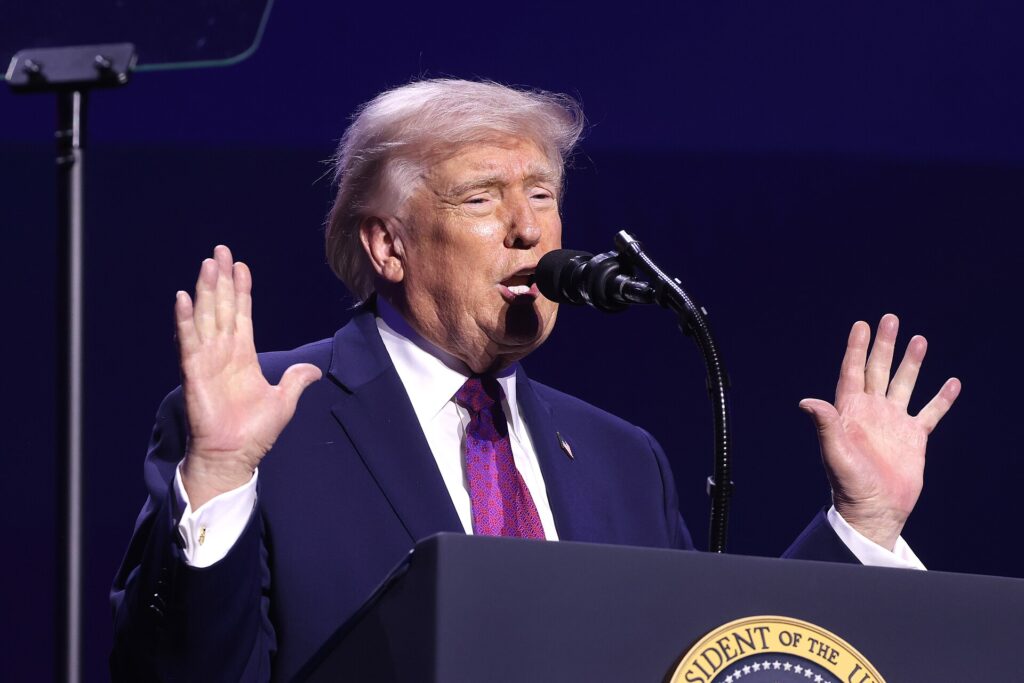 Trump përdor termin antisemit  Shylock  në Kansas teksa mbron senatorin Marshall për paditë ndaj pacientëve