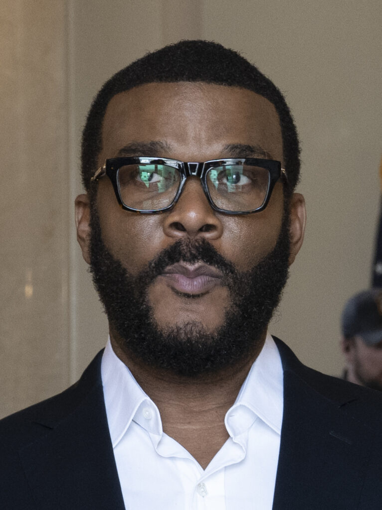 Tyler Perry zgjeron perandorinë e filmit  nis divizionin e ri  Maxscene   thrileri  Conditioned  i Courtney Glaudé vjen në 2027