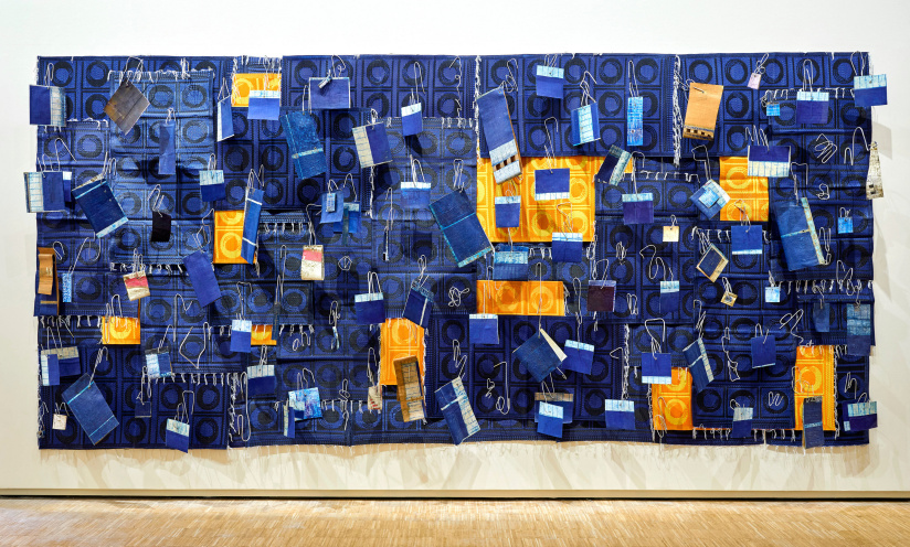 Valérie John në Palais de Tokyo  bluja indigo tregon kujtesën e Martinikës në ekspozitën «I telman nwè ki i blé»