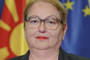 Vesna Janevska, ministre e Arsimit dhe Shkencës — foto zyrtare (Wikimedia Commons, portret zyrtar 2024)
