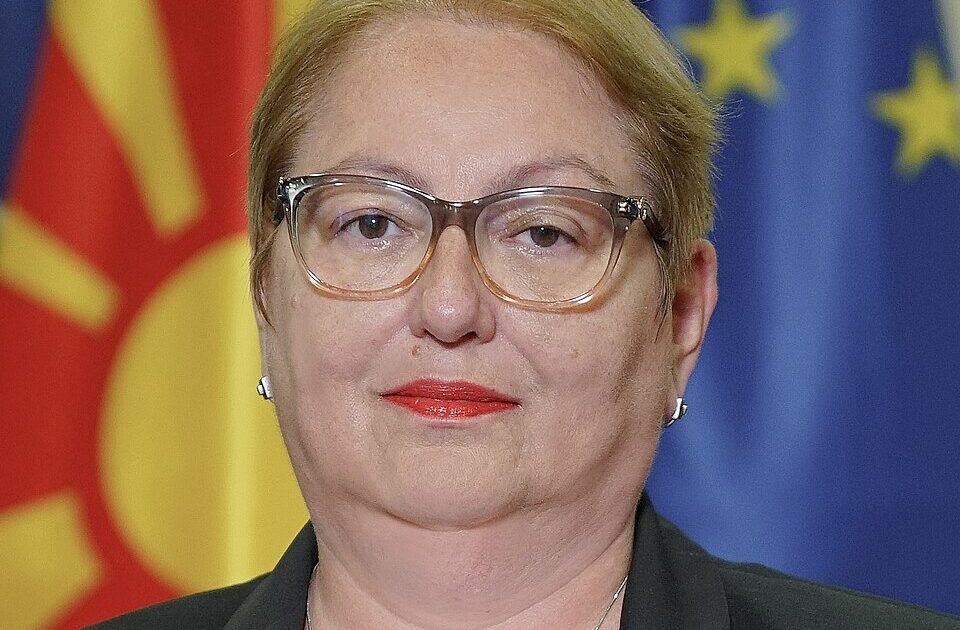 Vesna Janevska, ministre e Arsimit dhe Shkencës — foto zyrtare (Wikimedia Commons, portret zyrtar 2024)