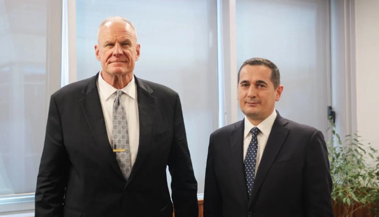 Ambasadori amerikan Wendt takohet me kreun e SPAK dhe e njeh me tre prioritetet e Trump  Luftë kundër krimit  trafikut të nar
