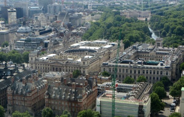 Whitehall, lagjja qeveritare e Londrës — Eden, Janine and Jim / Wikimedia Commons, CC BY 2.0
