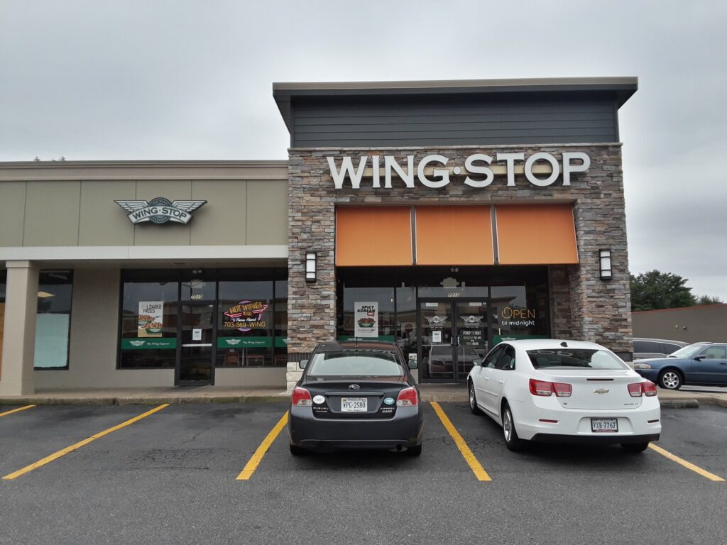 Wingstop tejkalon pritshmëritë për fitimin  por të ardhurat zhgënjejnë  aksionet kërcejnë