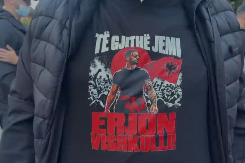  Të gjithë jemi Erjon Vishkulli   protestuesit në mbështetje të 28 vjeçarit të lënduar në sy