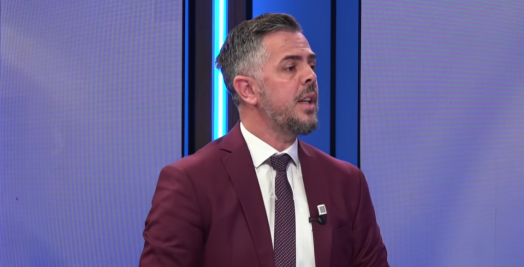  Autokratët s bien me votë   aktivisti Qiraxhi  Në Serbi u deshën 18 muaj për të bërë një listë